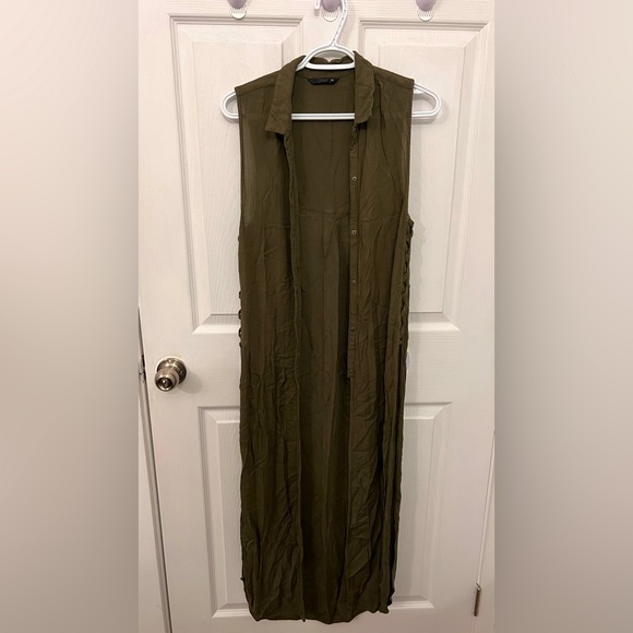 Beach cover-up - Picture 1 of 4